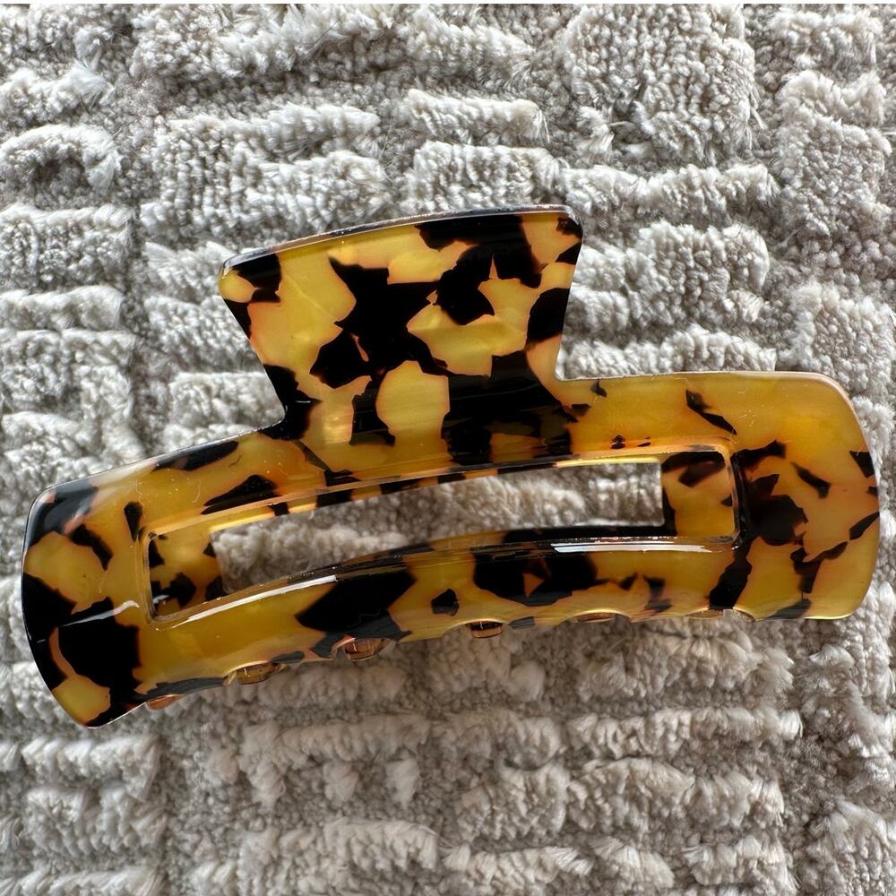 Tortie Claw Clip
